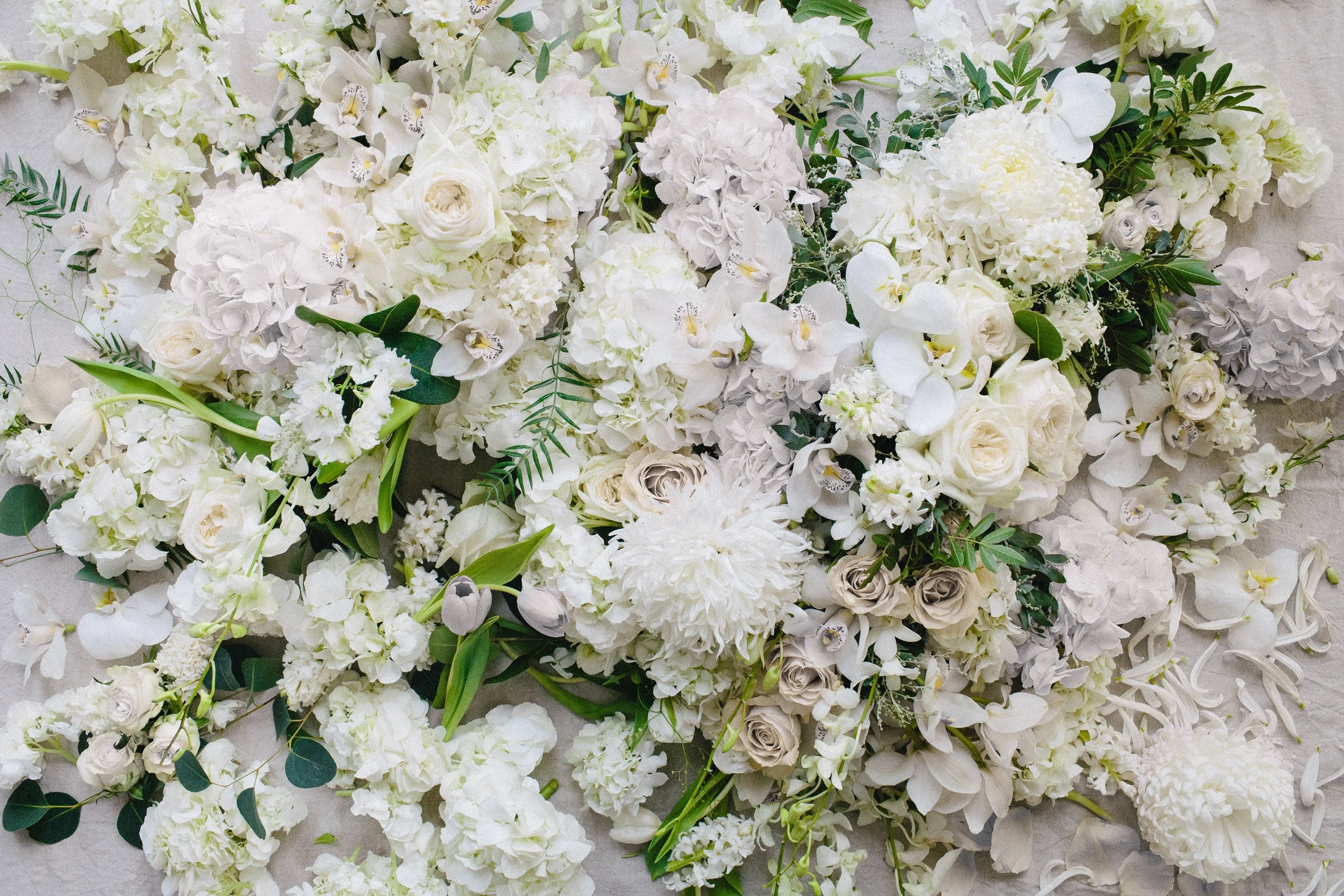 Fleur Le Cordeur FLC09 Flower arrangement, whites Orms Printroom